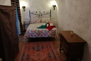 Alquiler Vacacional - Cueva Peralta, beautiful cave home in Cortes de Baza
