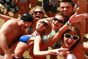 Alojamiento - Bikini Hostel, Café & Beer Garden Free Breakfast & Dinner!