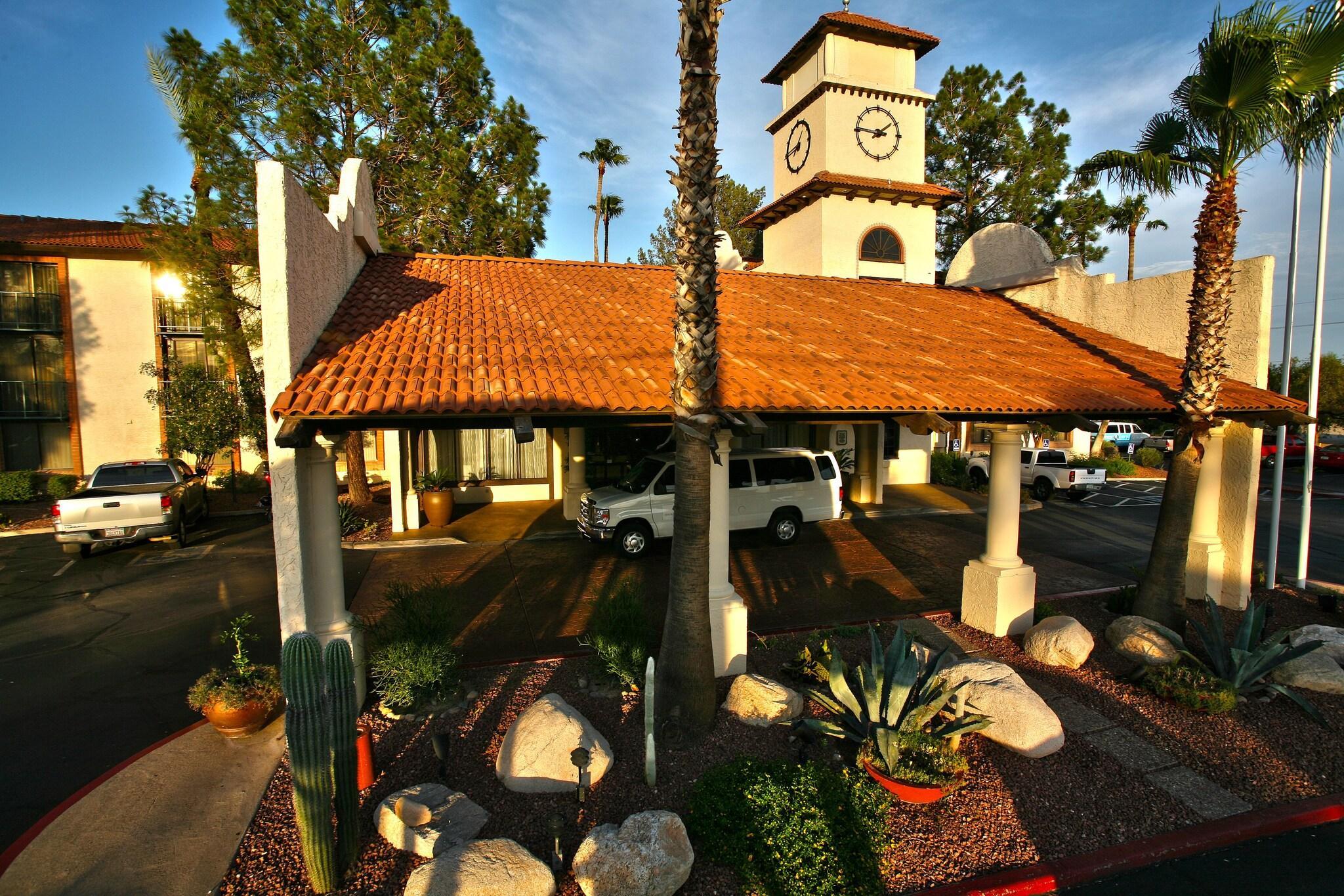 Vista Exterior DoubleTree Suites by Hilton Tucson Airport