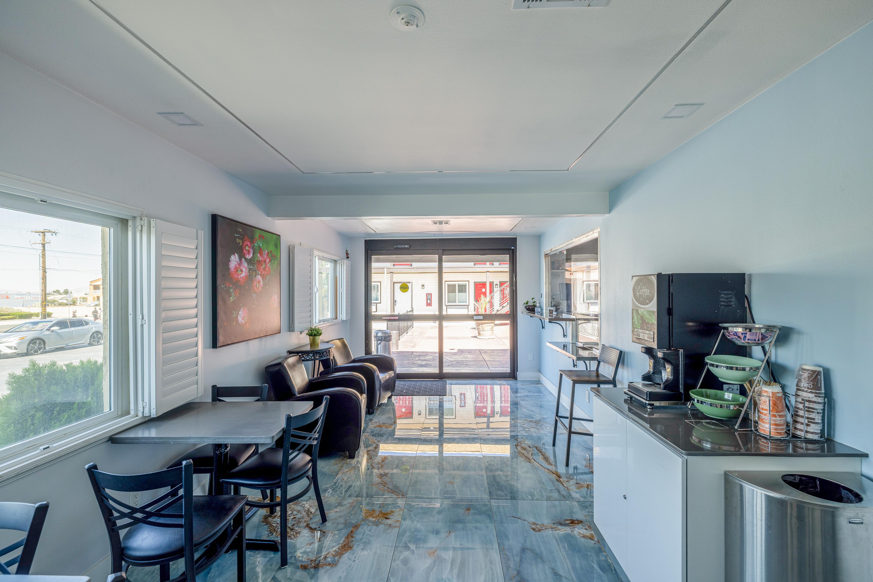 Vista Lobby Hotel Avenida Victorville I 15