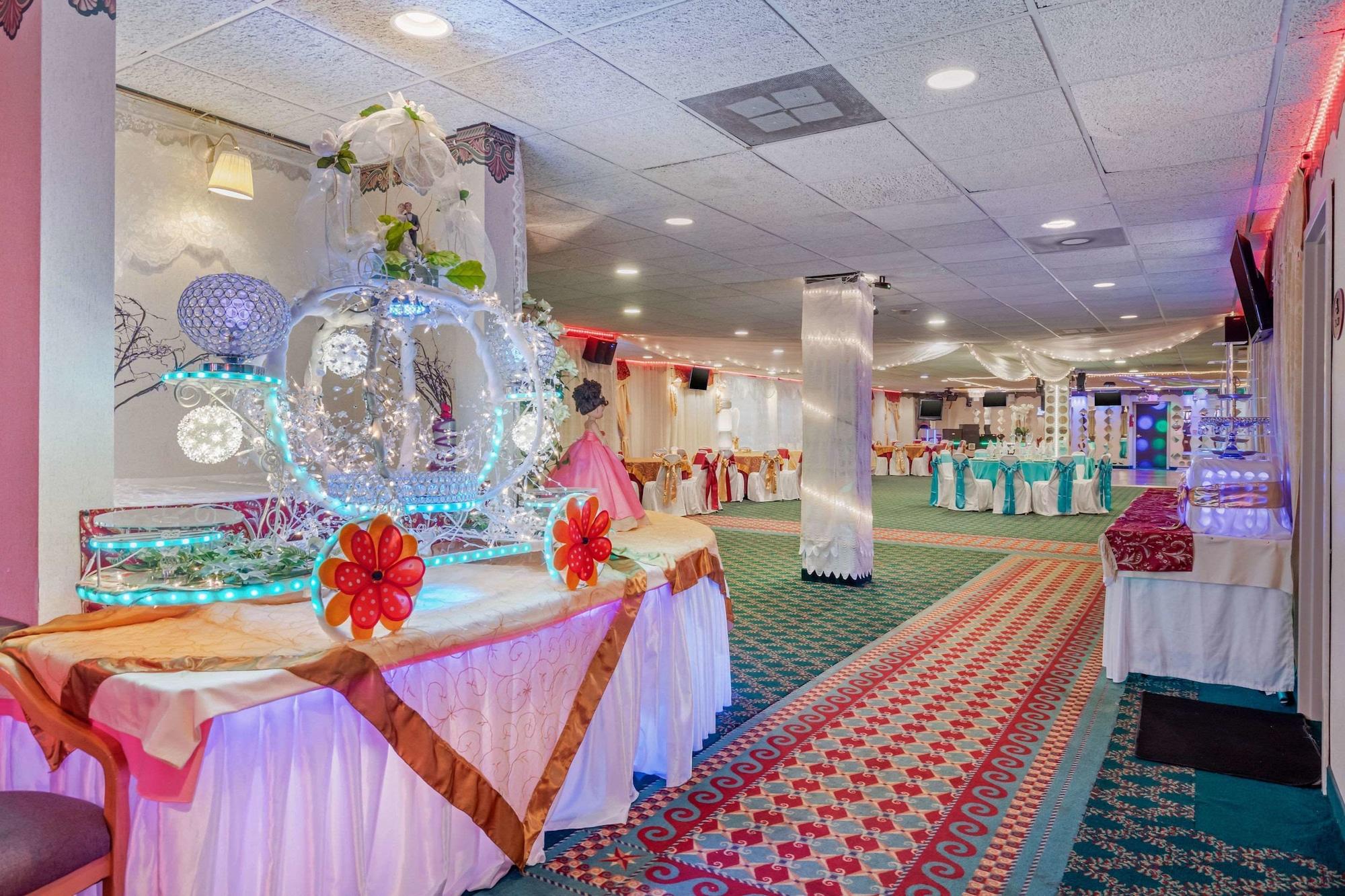 Sala de Reuniones Sleep Inn near Great Lakes Naval Base