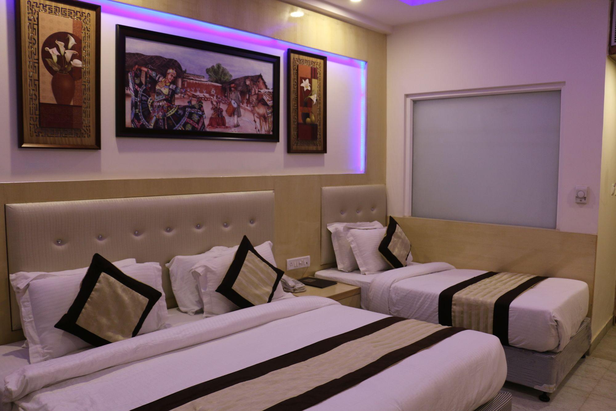 Varios Check In Room New Delhi Railway Station