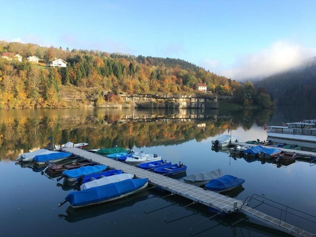 Vista Exterior Hotel Restaurant Les Rives du Doubs