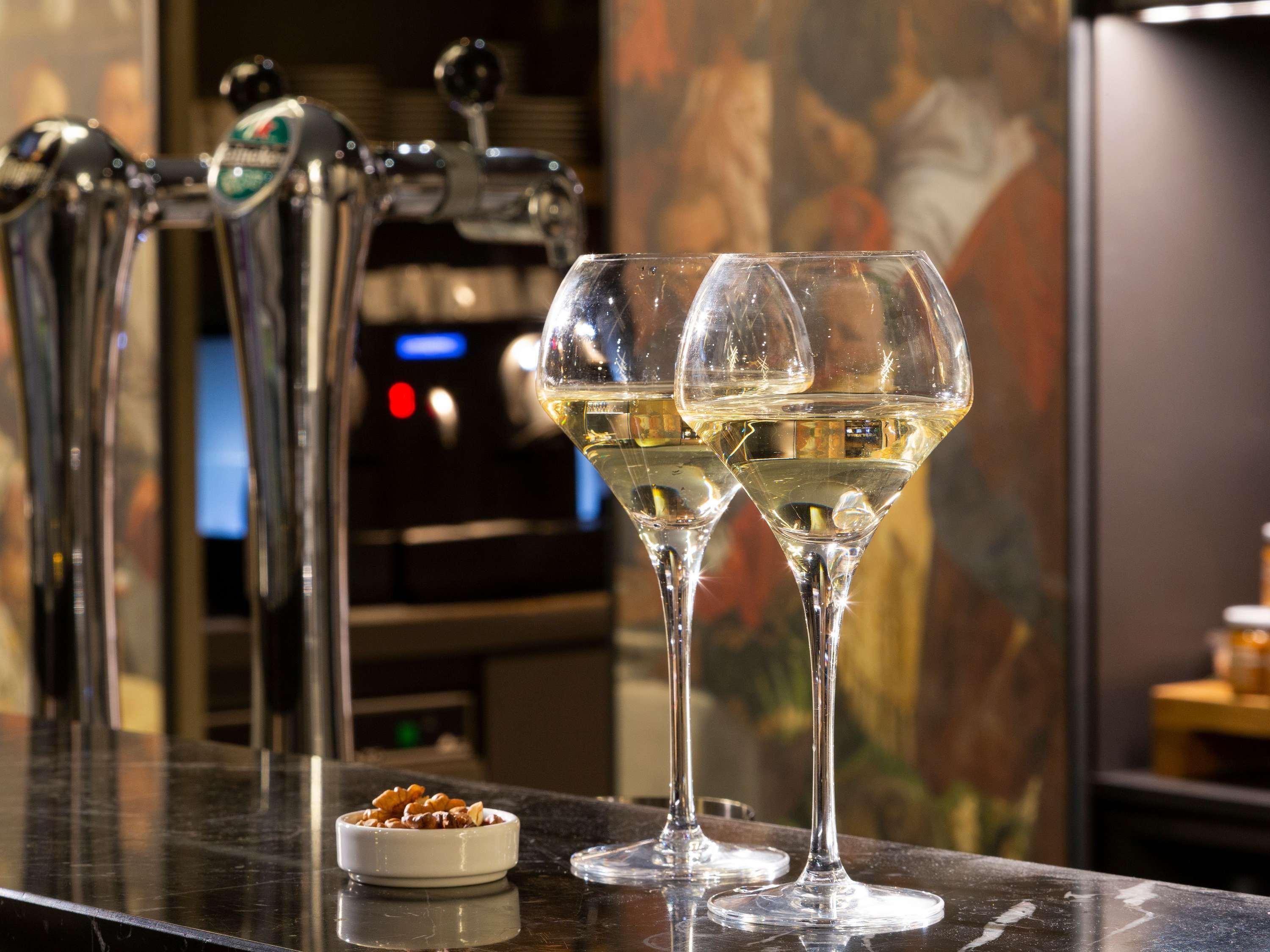Bar/Salón Mercure Paris Alesia