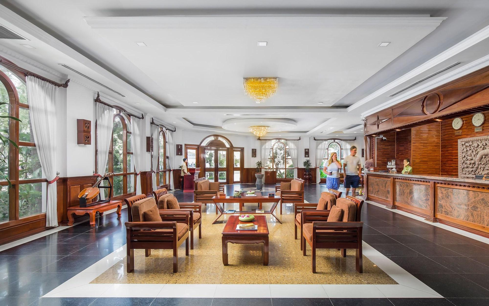 Vista Lobby Angkor Holiday Hotel