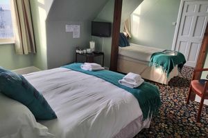 Alojamiento - Carlton Hotel