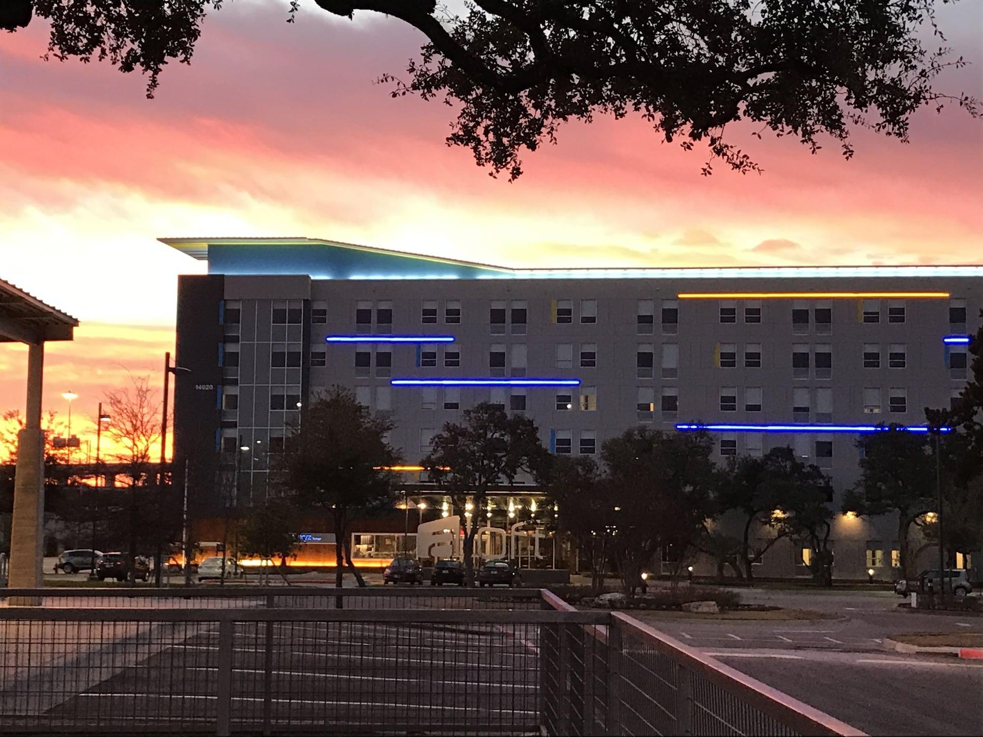 Vista Exterior Aloft Austin Northwest