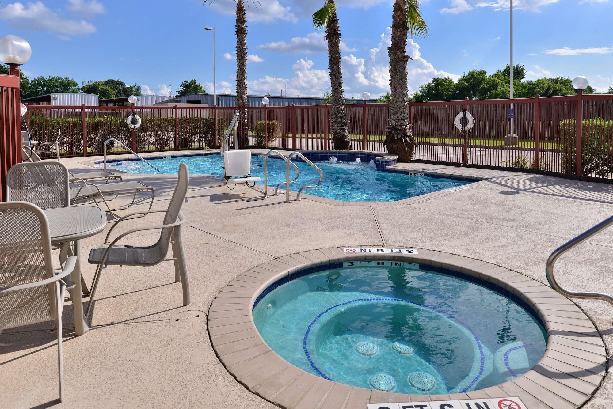 Vista Piscina Hampton Inn Houston Deer Park Ship Area