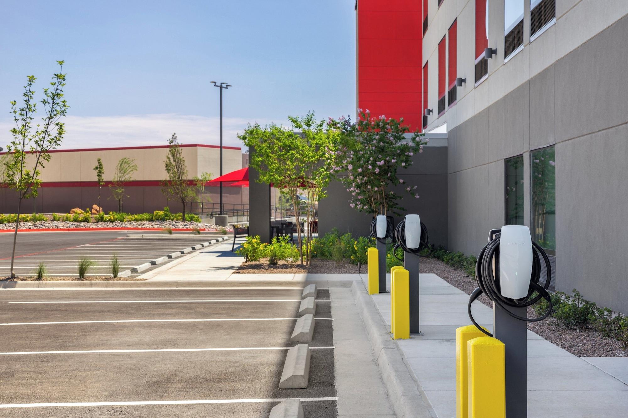 Vista Exterior avid hotel El Paso East by IHG