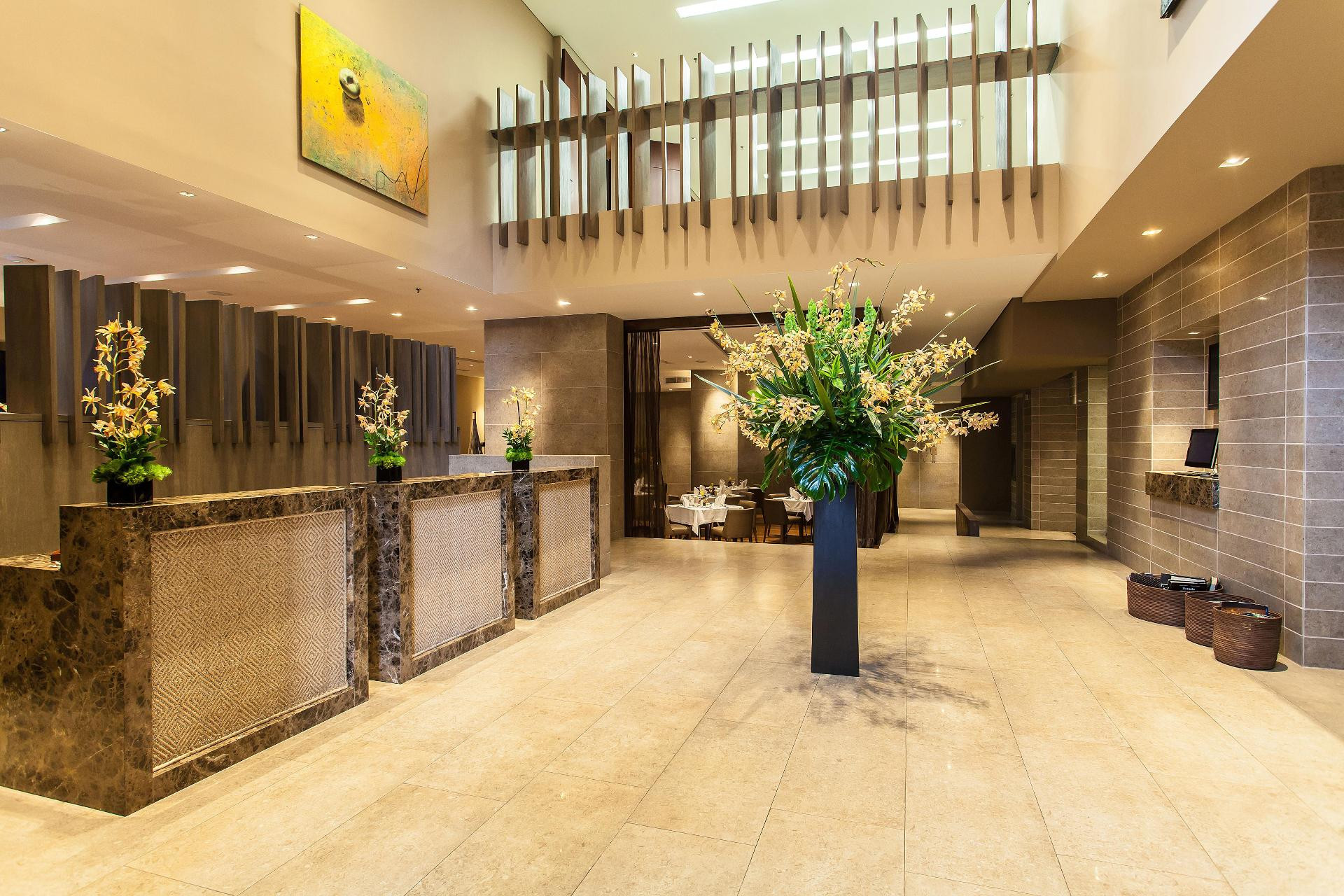Vista Lobby Hotel Rosales Plaza
