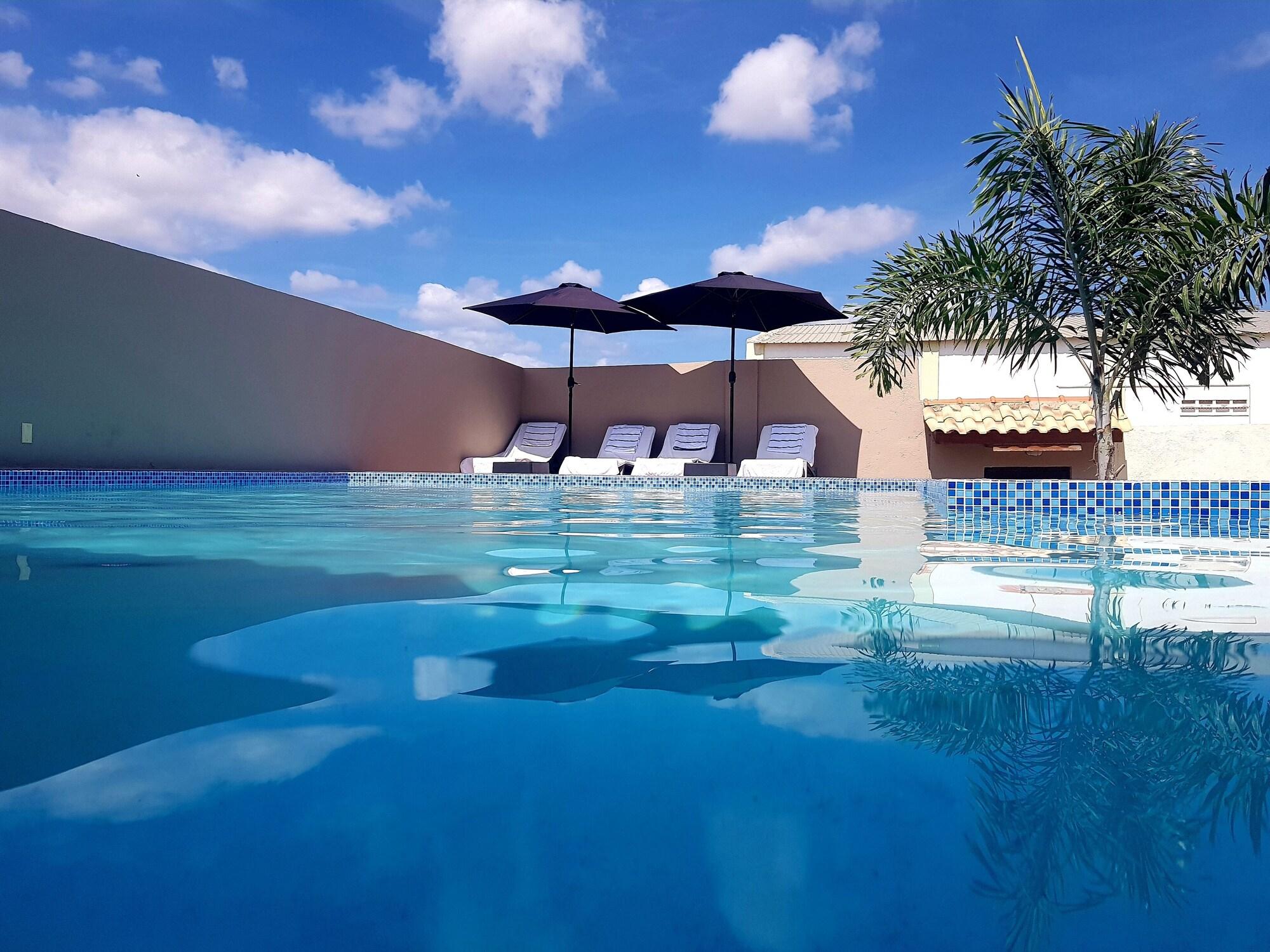 Vista Piscina Island House Curacao near Curacao International Airport