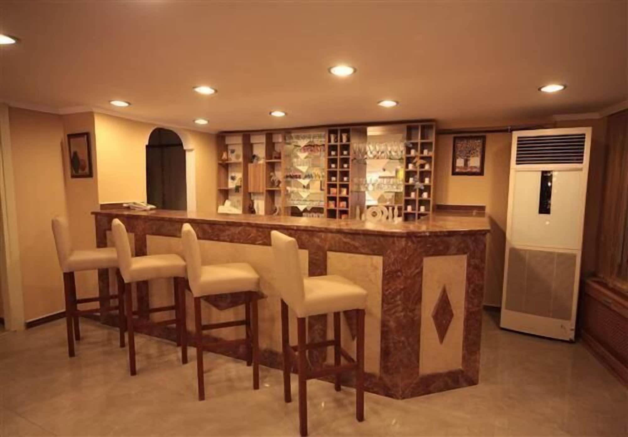 Bar/Salón Simper Hotel