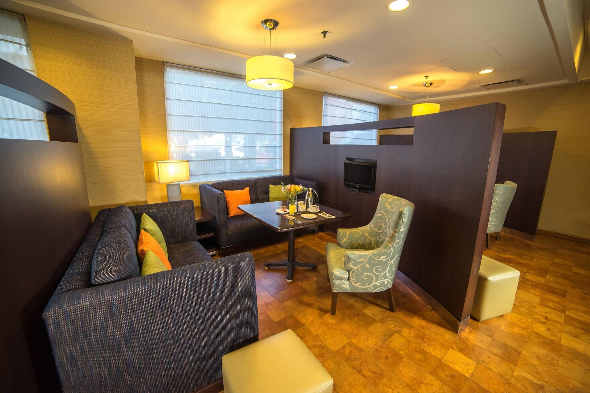 Restaurant Courtyard by Marriott Puebla Las Animas
