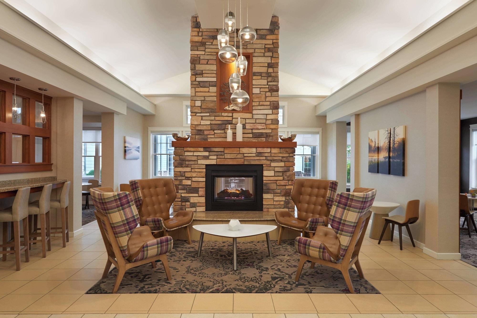 Vista Lobby Residence Inn by Marriott Gravenhurst Muskoka Wharf