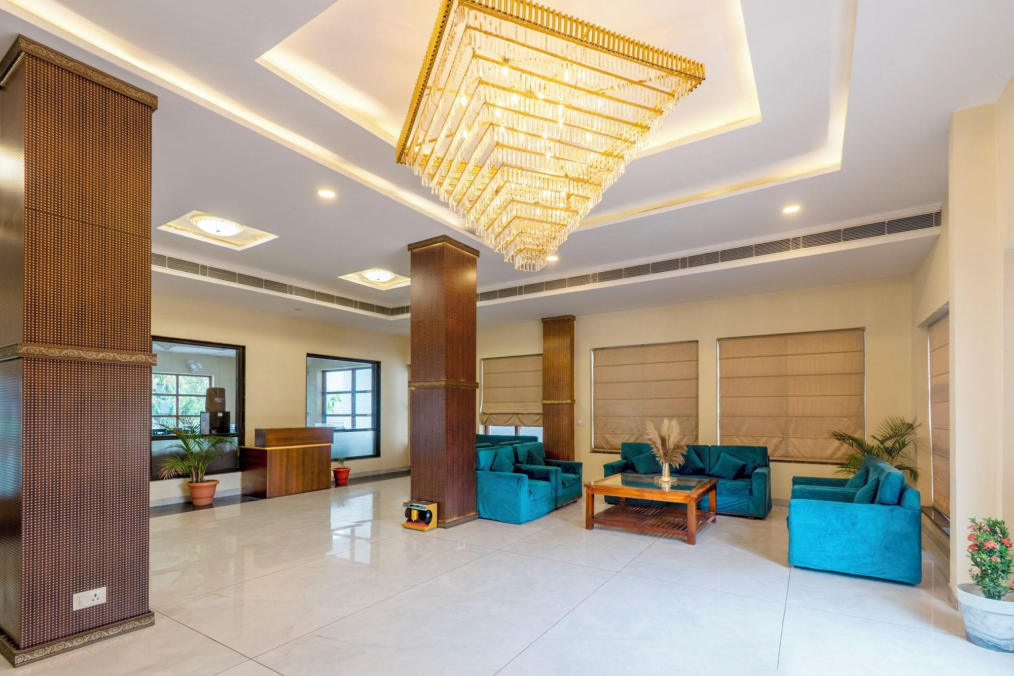 Vista Lobby Treebo Little Budhha