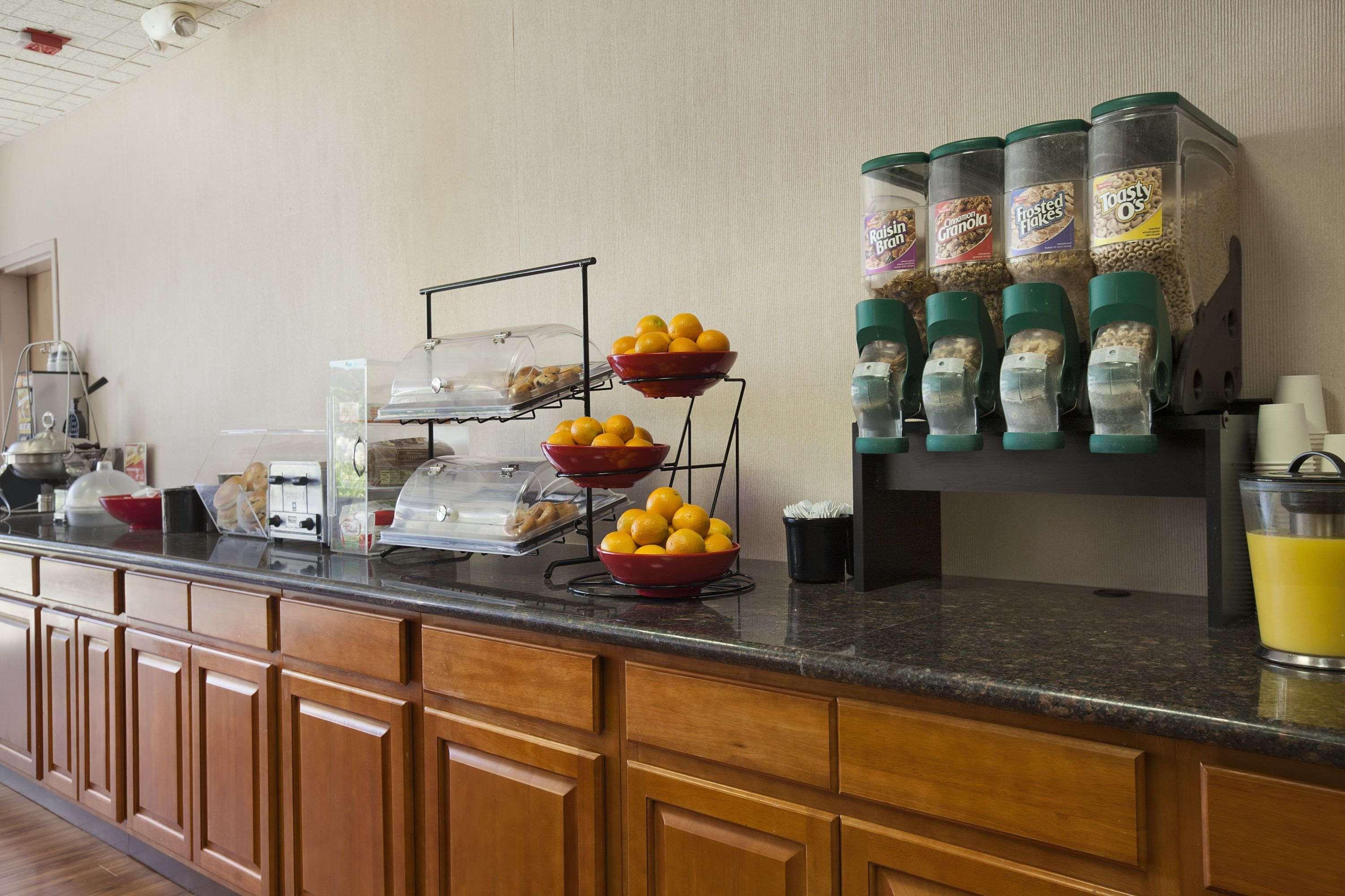 Restaurant Ramada by Wyndham Sunnyvale/Silicon Valley