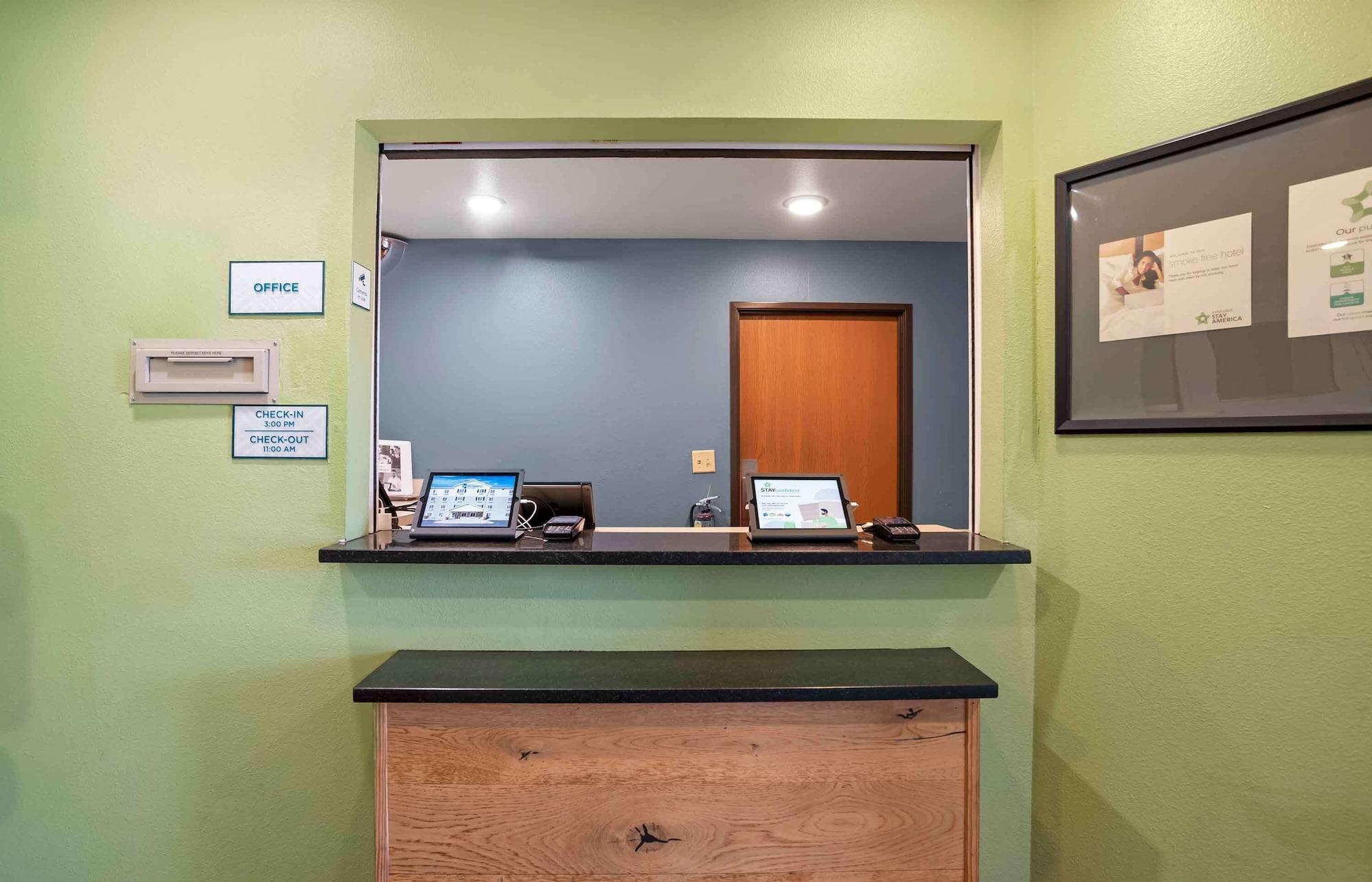 Vista Lobby Extended Stay America Suites - Norco