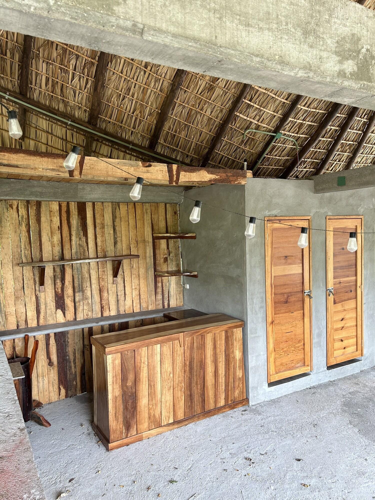 Bar/Salón Casa Nayechee Hospedaje & Dive Center