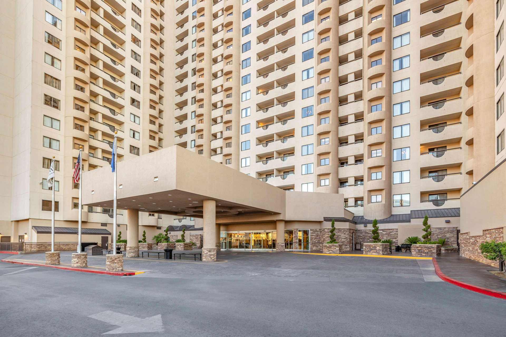 Vista Exterior Hilton Vacation Club Polo Towers Las Vegas