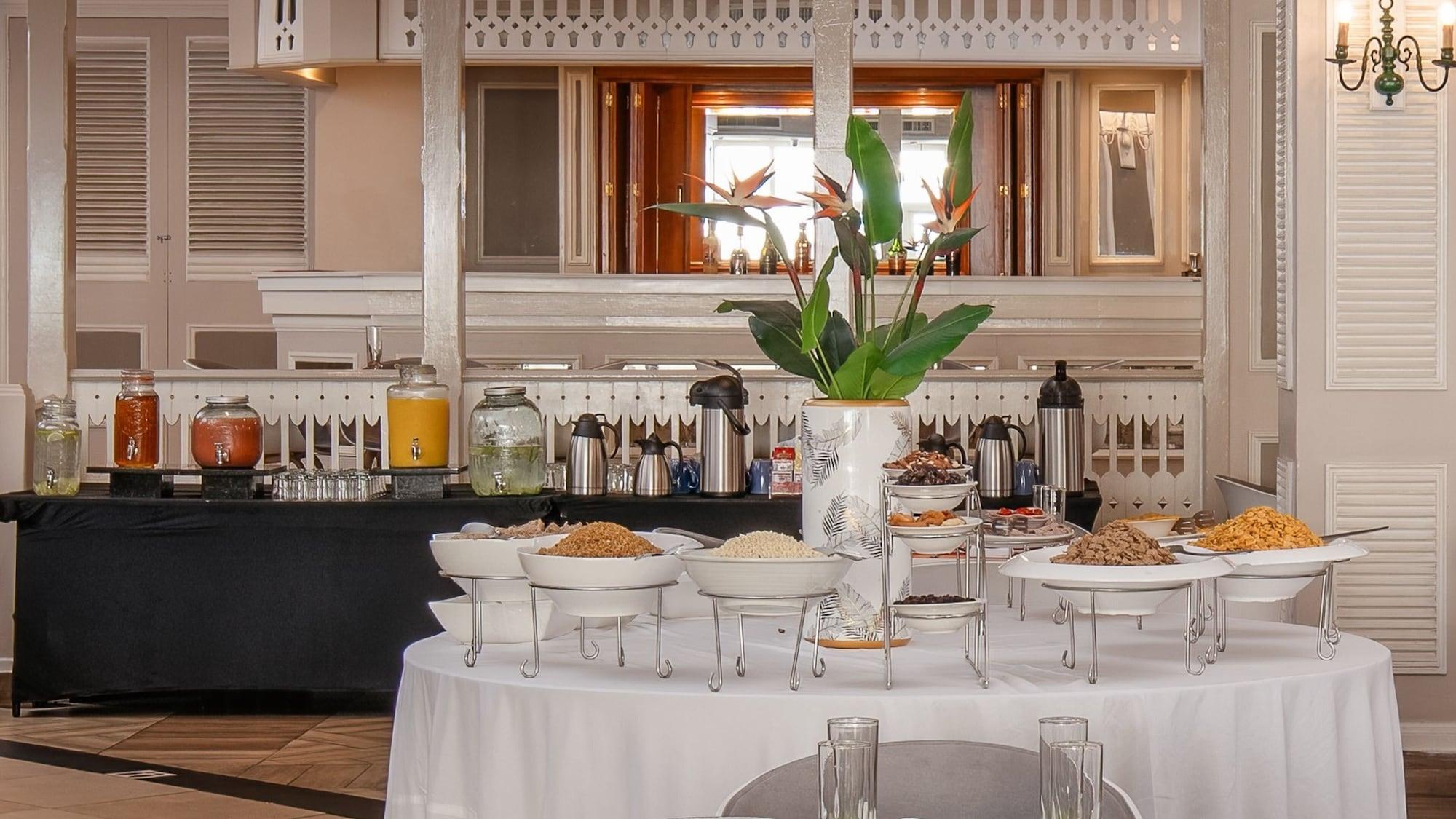 Restaurant Holiday Inn Johannesburg Sunnyside Park by IHG