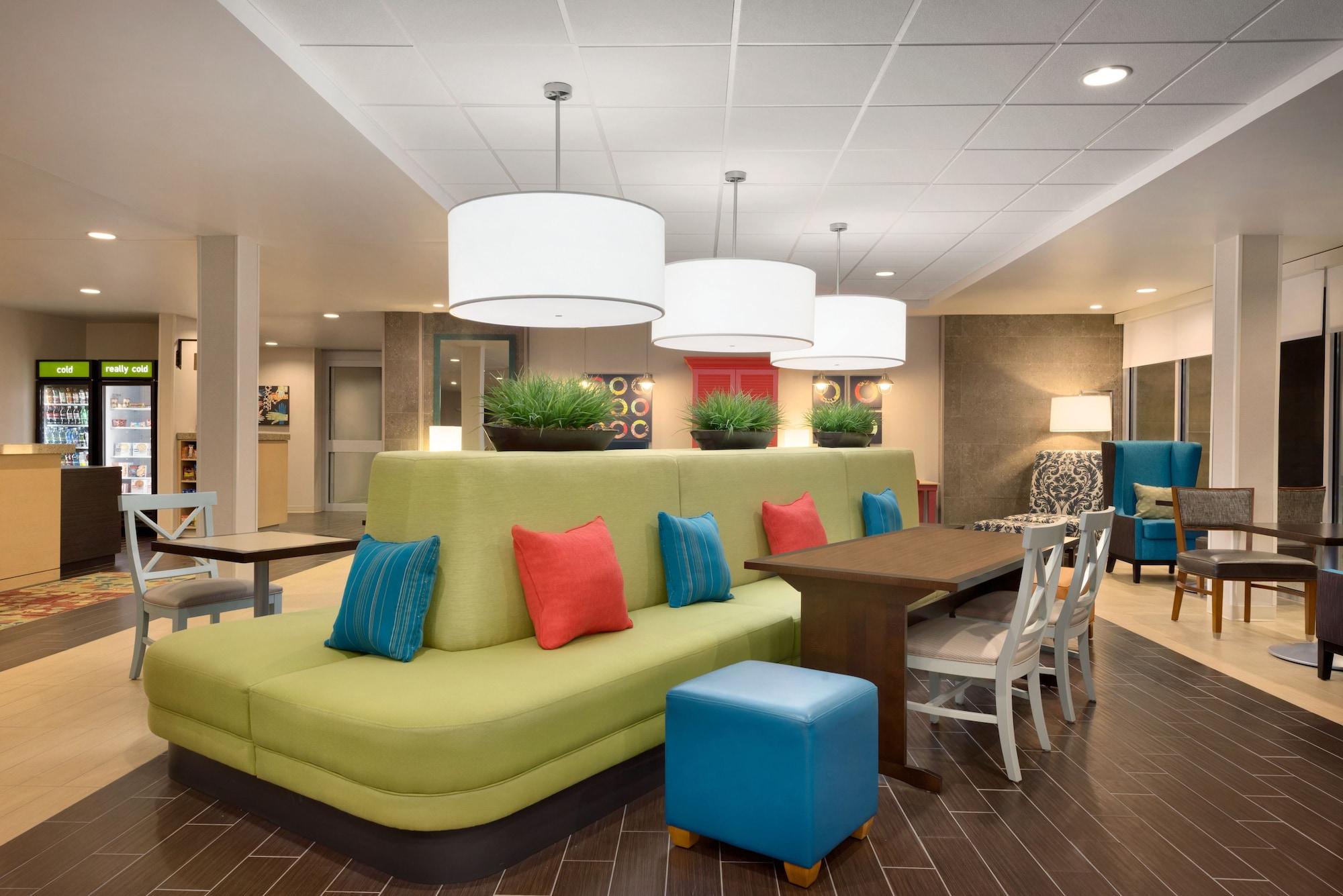 Vista Lobby Home2 Suites by Hilton Cleveland Beachwood