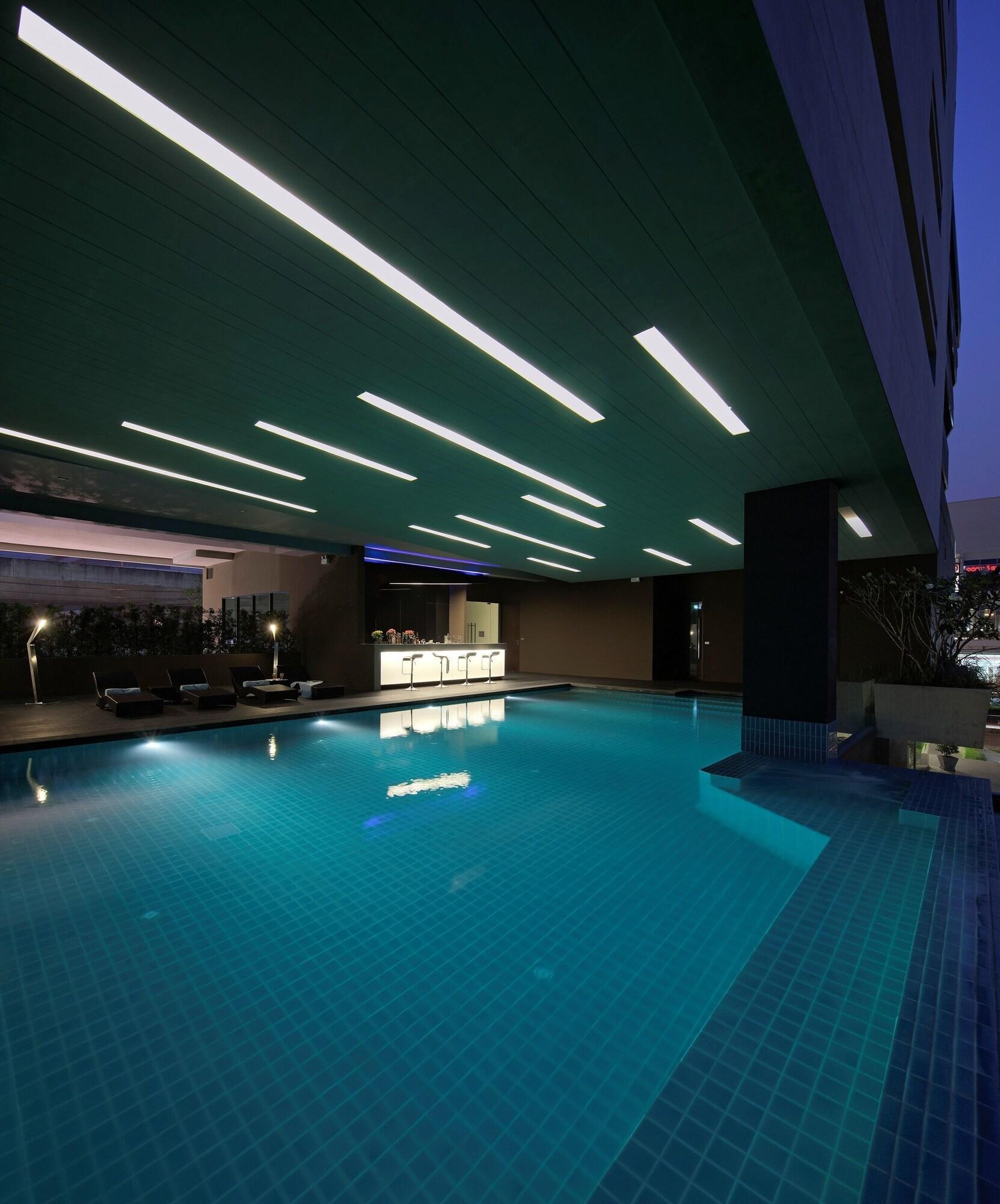 Vista Piscina Nine Forty One Hotel