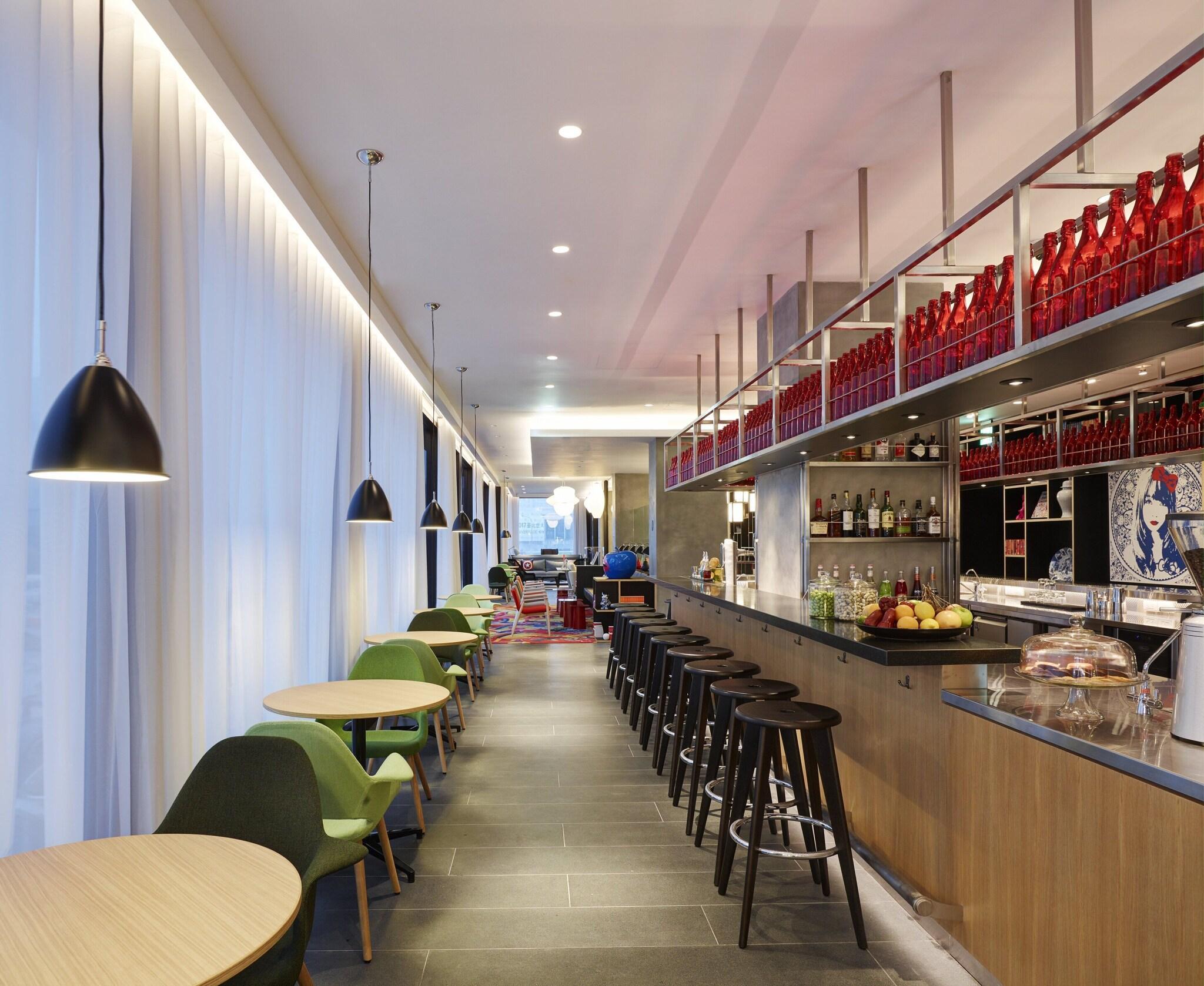 Bar/Salón citizenM Taipei North Gate