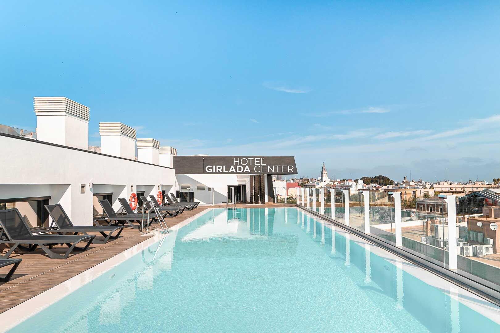 Vista Piscina Hotel Giralda Center