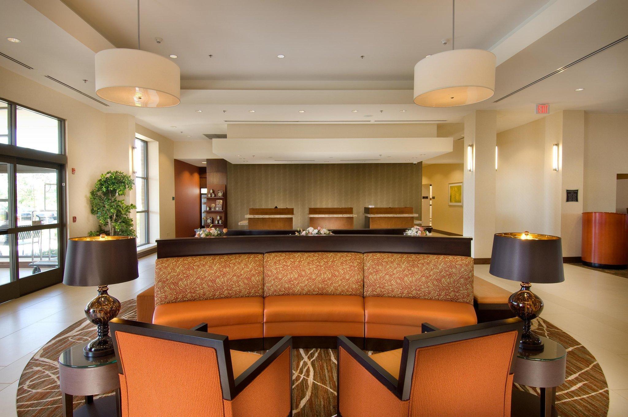 Vista Lobby DoubleTree by Hilton Sterling - Dulles Airport