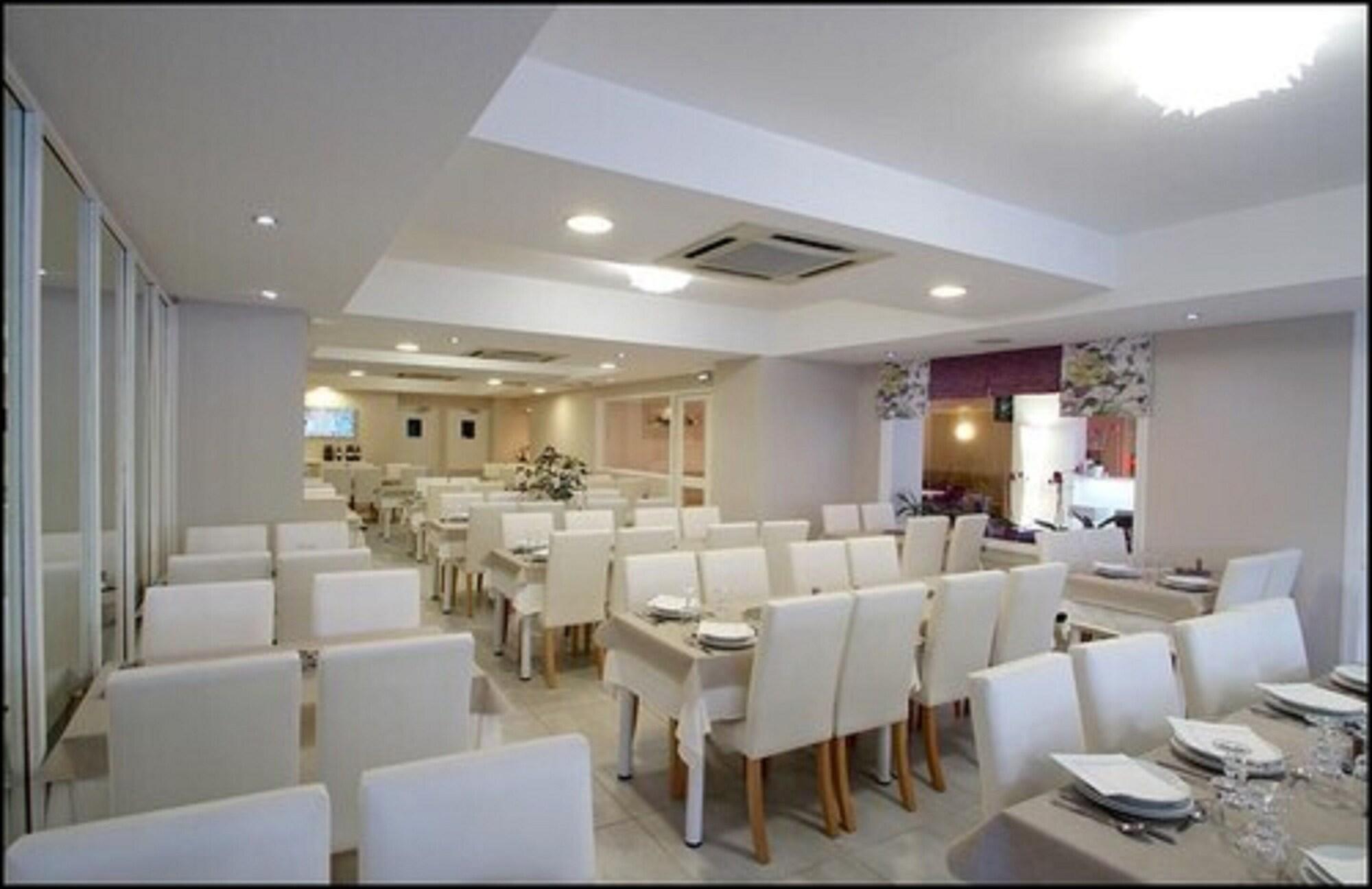 Sala de Reuniones Hôtel Peyramale