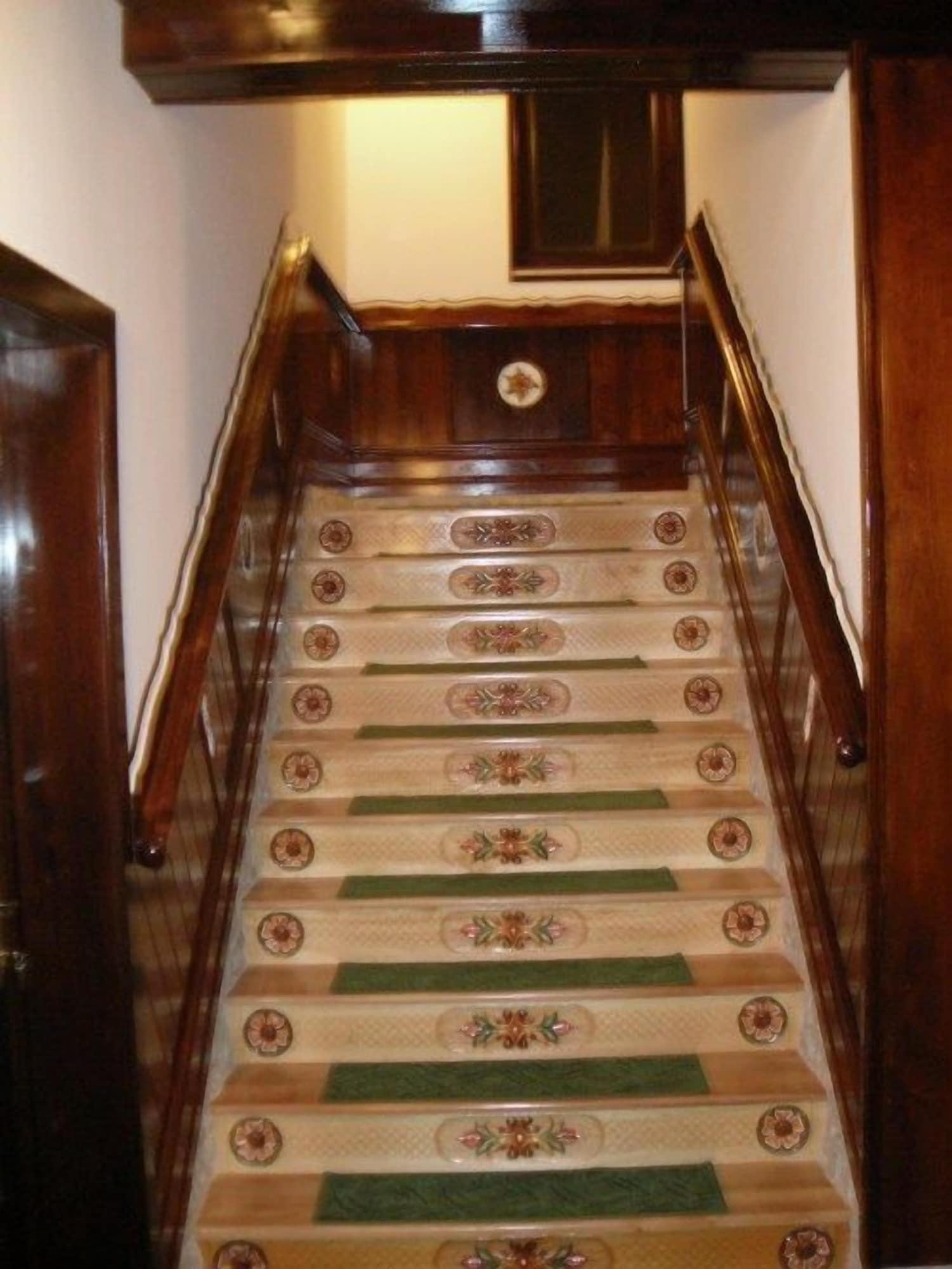 Varios Pension Regina