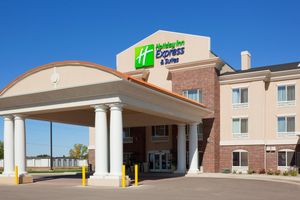 Alojamiento - Holiday Inn Express & Suites Minot by IHG