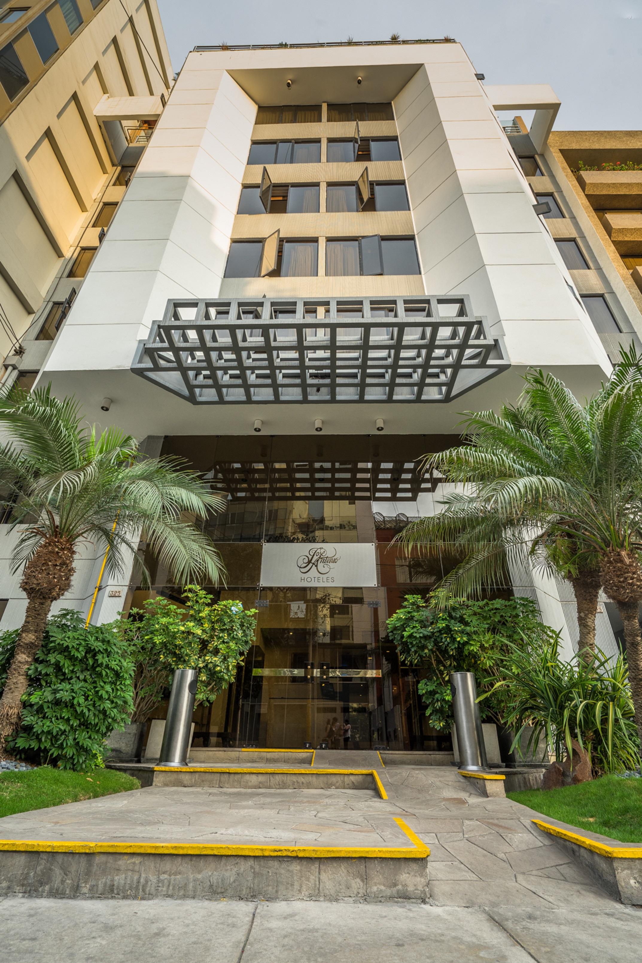 Vista Exterior Jose Antonio Executive