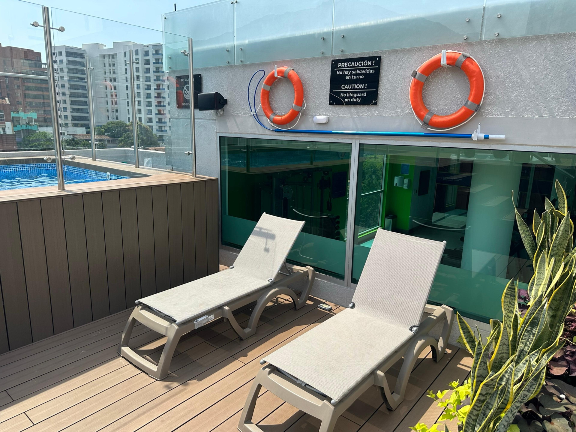 Hotel Hampton By Hilton Cali