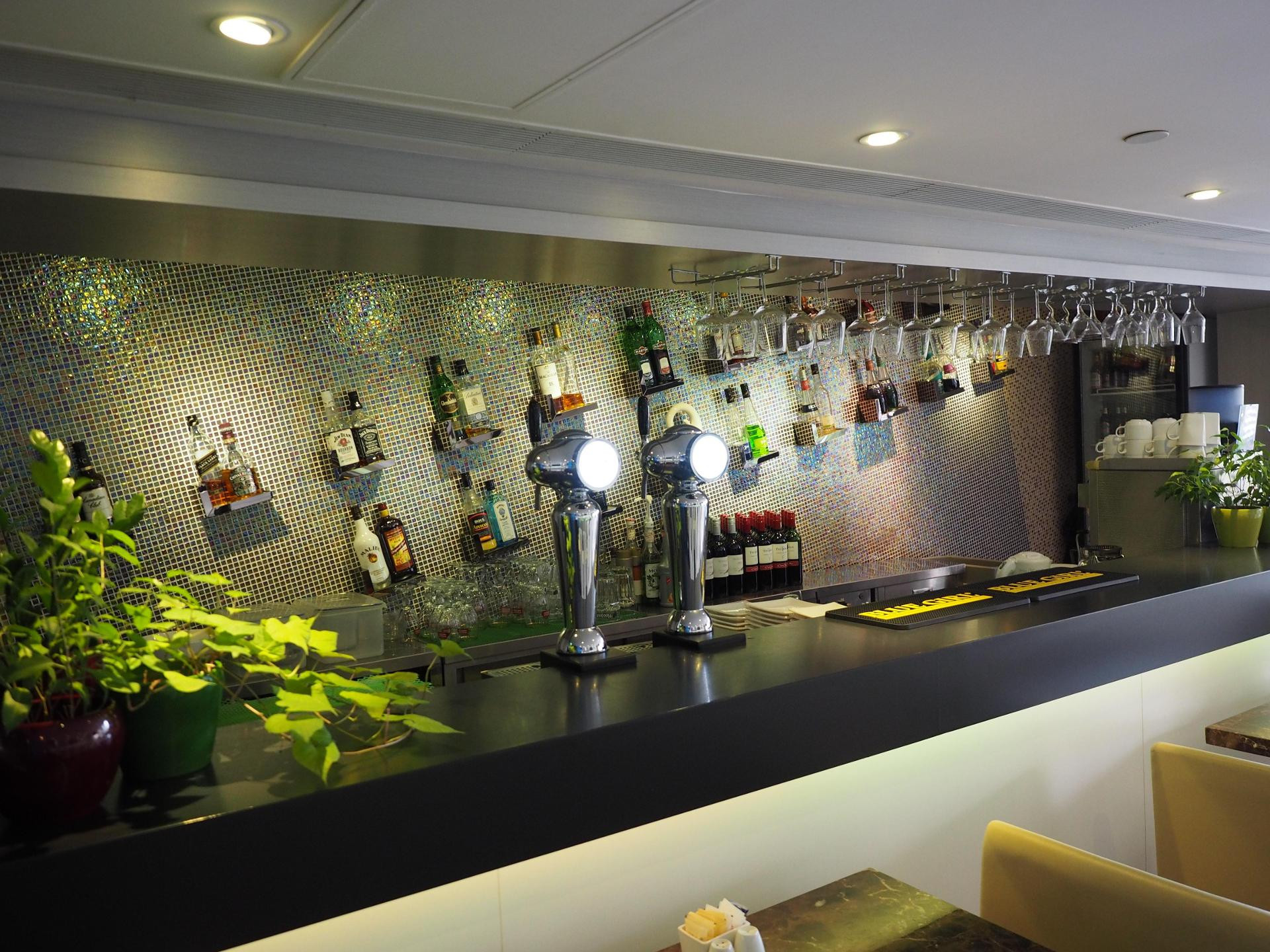 Bar/Salón Harbour Plaza 8 Degrees