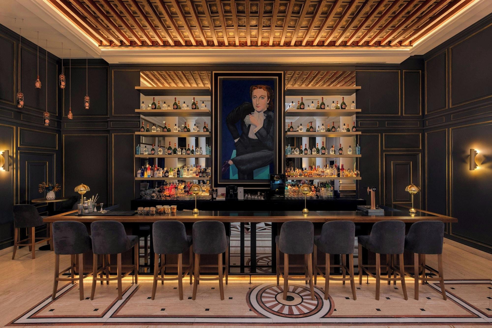Bar/Salón Eugenia de Montijo, Autograph Collection