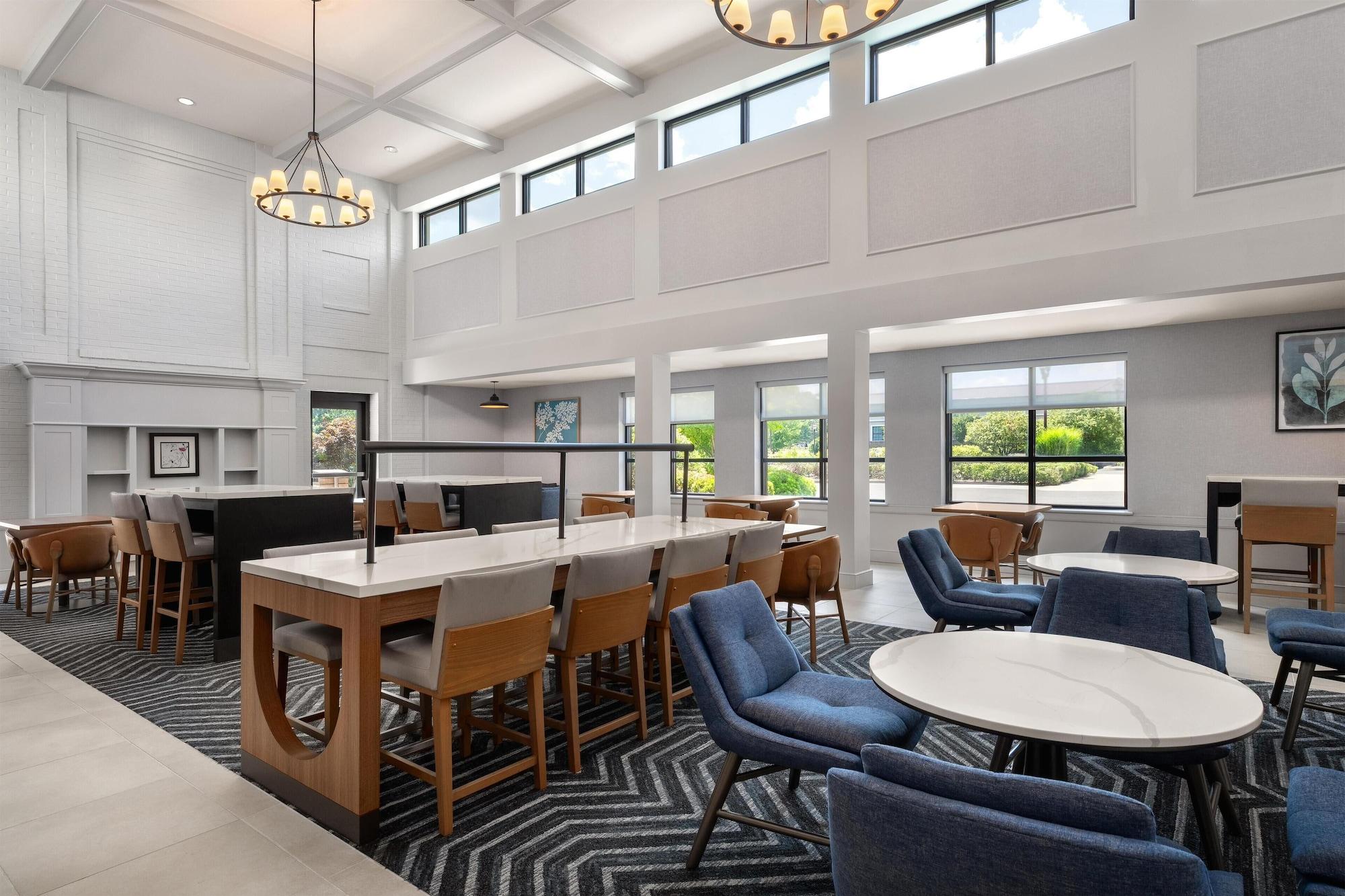 Vista Lobby Homewood Suites by Hilton Newtown - Langhorne, PA