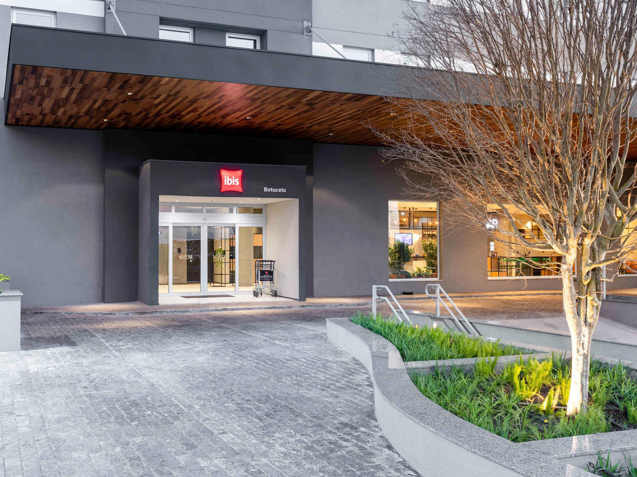Vista Exterior Ibis Botucatu