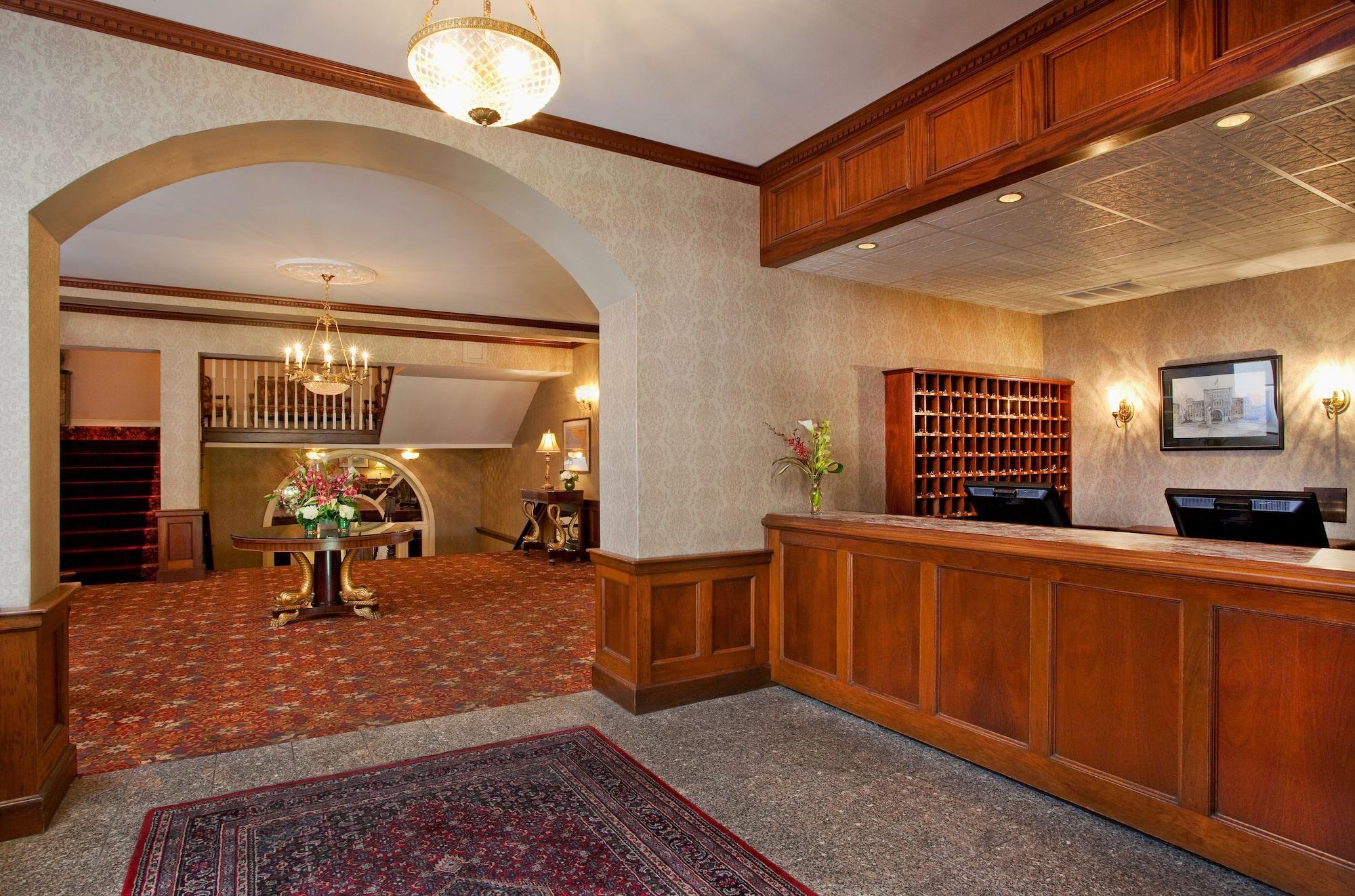 Vista Lobby Portland Regency Hotel & Spa