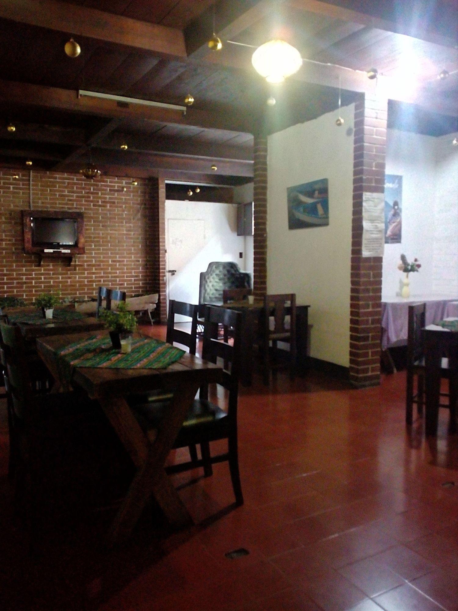 Hotel Hostel y Restaurante Casa Jacaranda