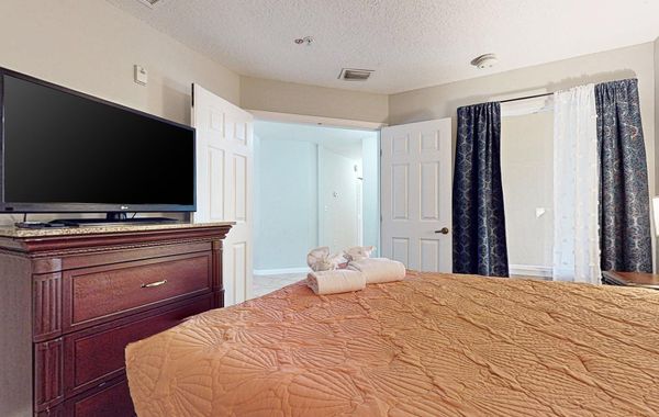 Comfy Condo With Central AC, Wifi, Private Washer/dryer Minutes to Theme Parks - Hoteles de lujo en Orlando, Florida