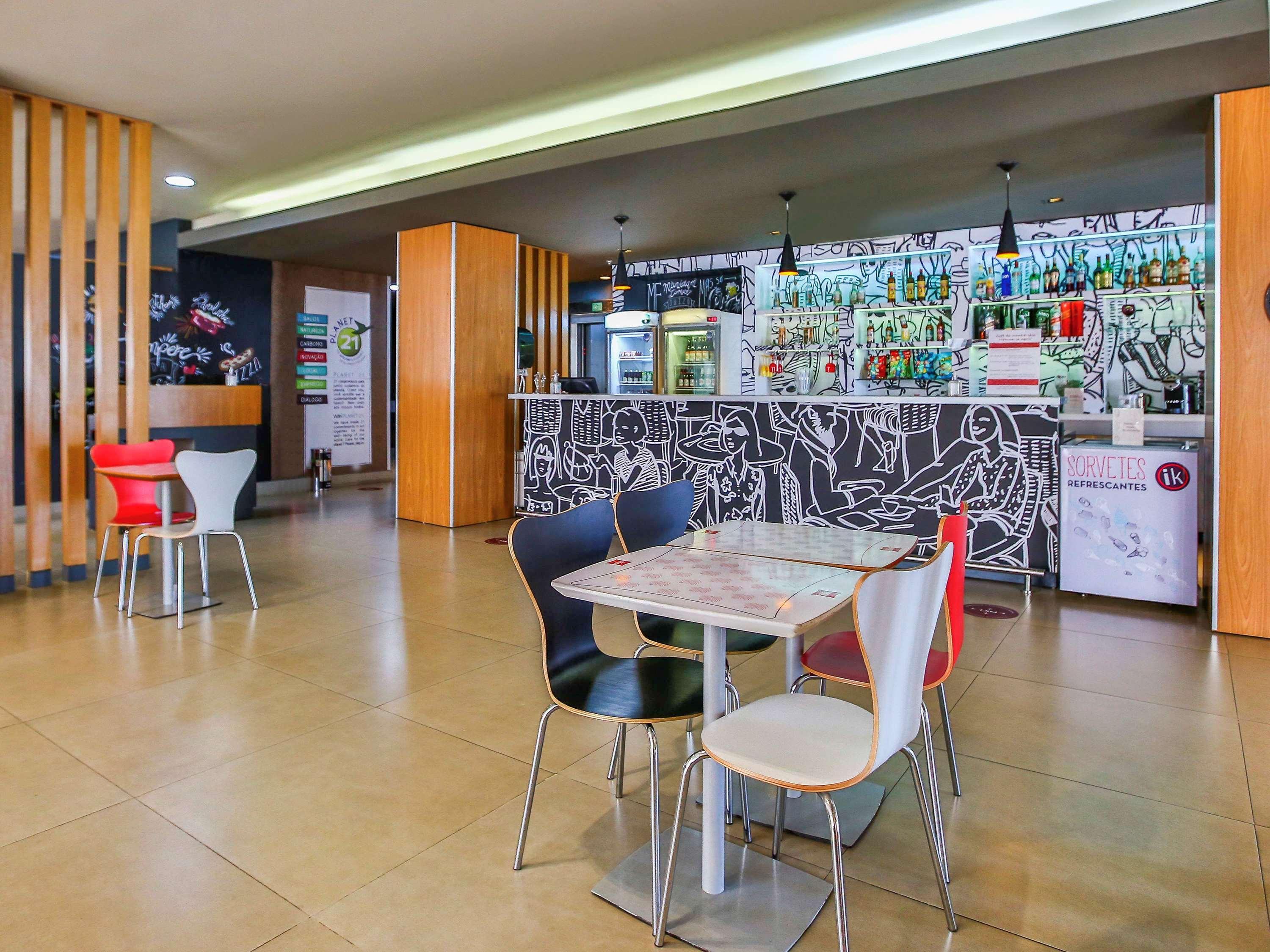 Bar/Salón Ibis Goiania
