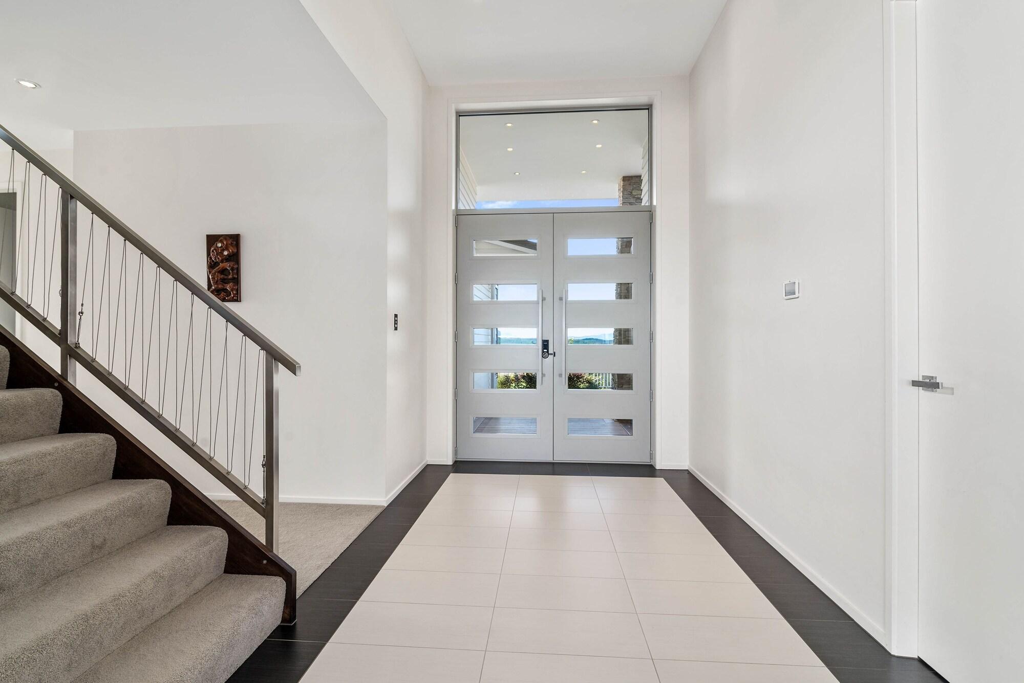 Vista Lobby Tihi Retreat