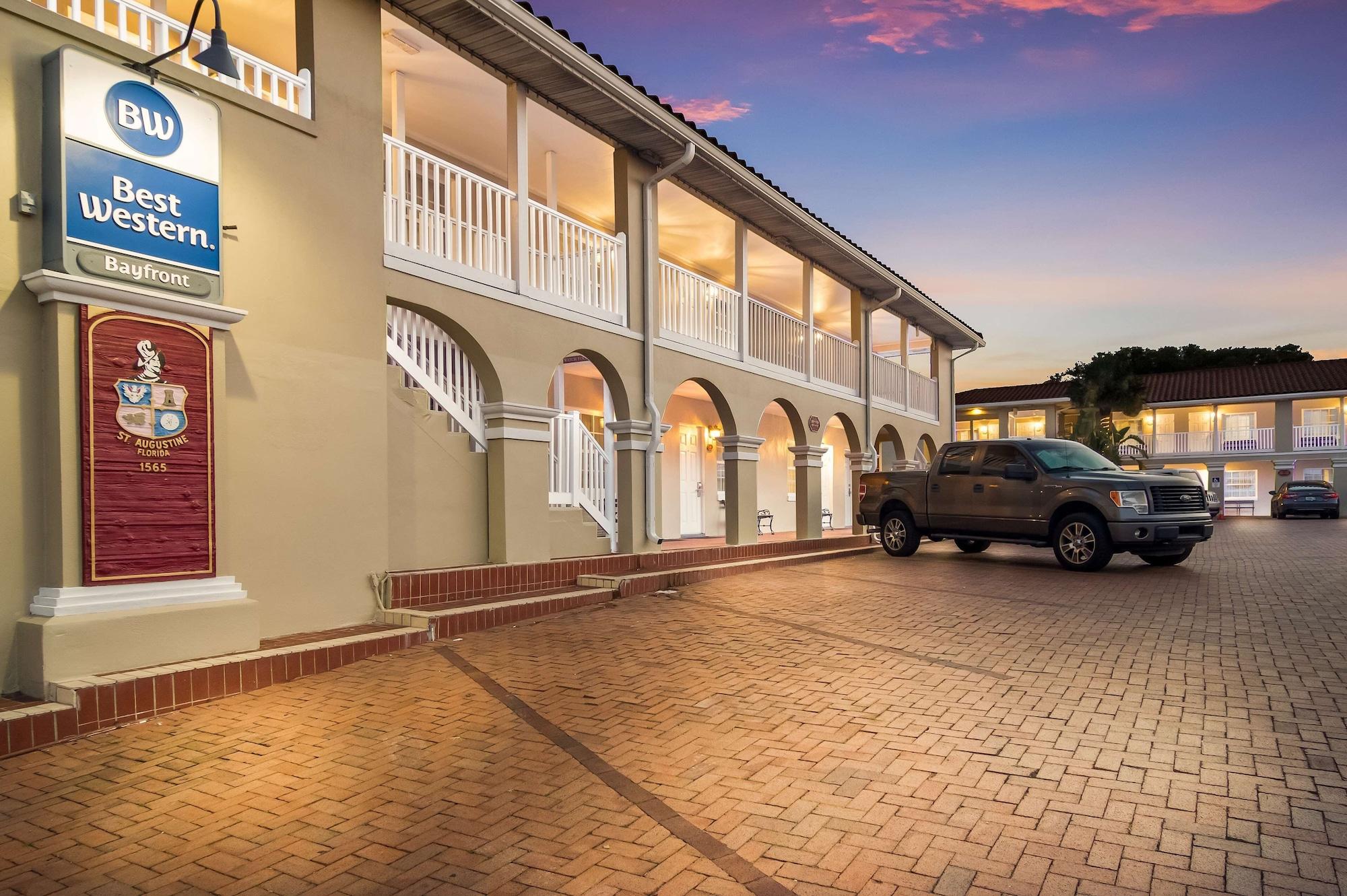 Vista Exterior Best Western Historic Bayfront