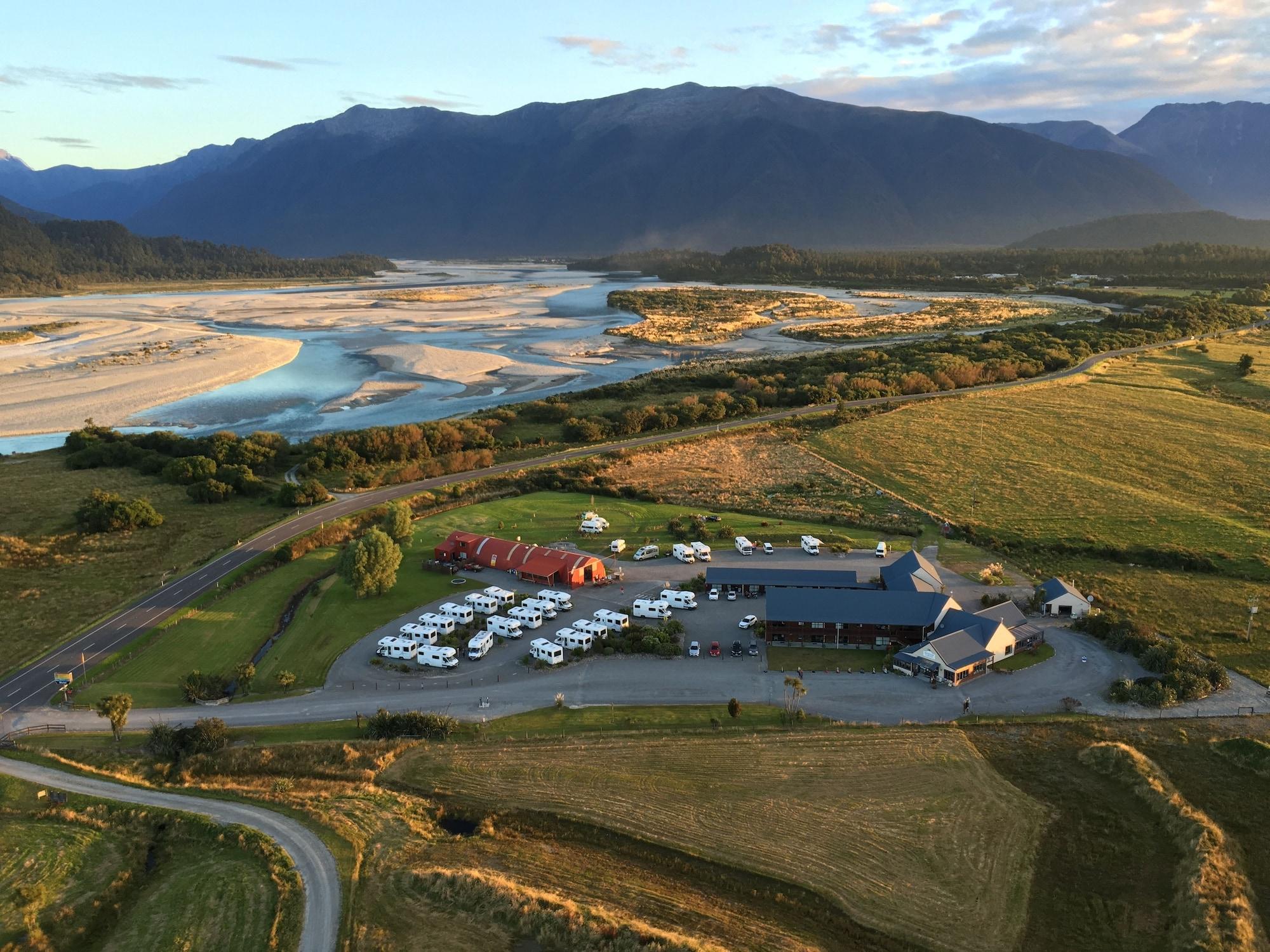 Varios Haast River Motels & Holiday Park