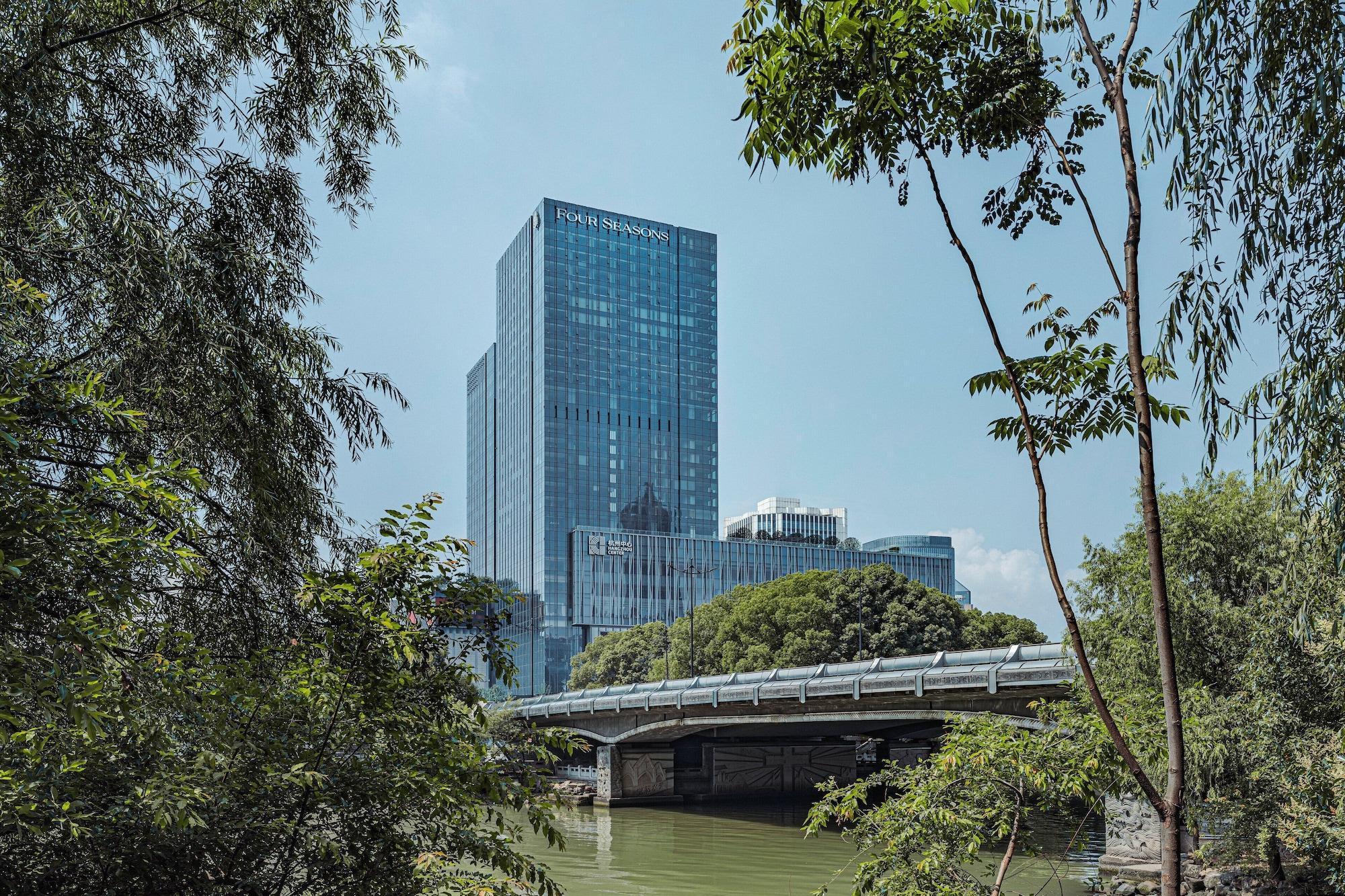 Vista Exterior Four Seasons Hotel Hangzhou At Hangzhou Centre
