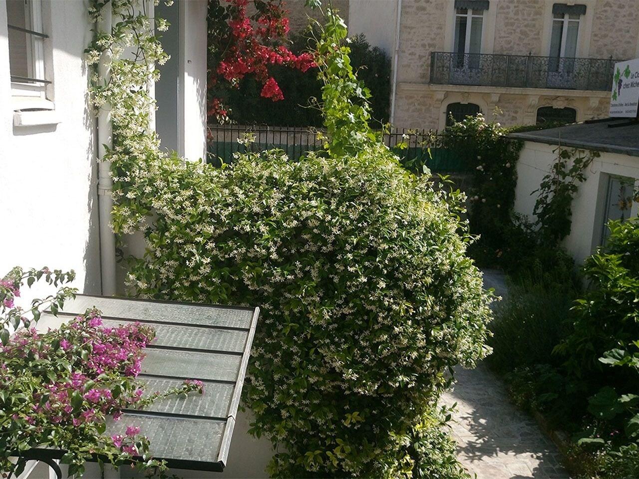 Varios Le Clos Chez Michel