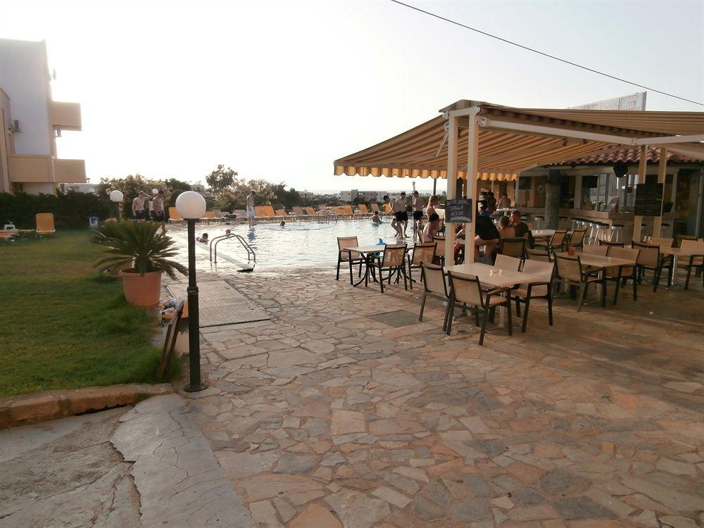 Vista Piscina Creta Mar-Gio