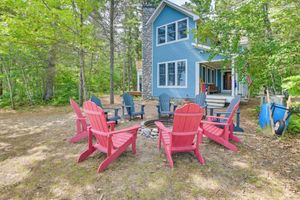 Alquiler Vacacional - Waterfront Cheboygan Home w/ Fire Pit