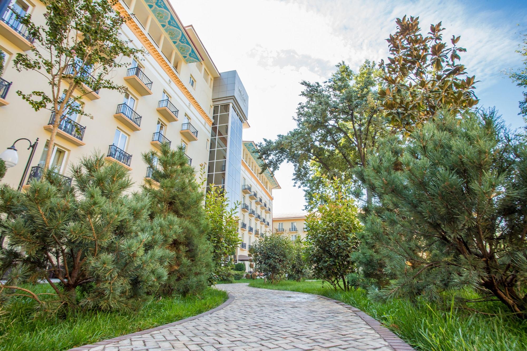 Vista Exterior LOTTE City Hotels Tashkent Palace